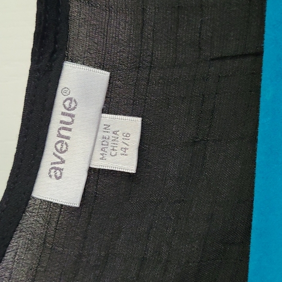 Pre-owned  Avenue 14/16 - Picture 2 of 3